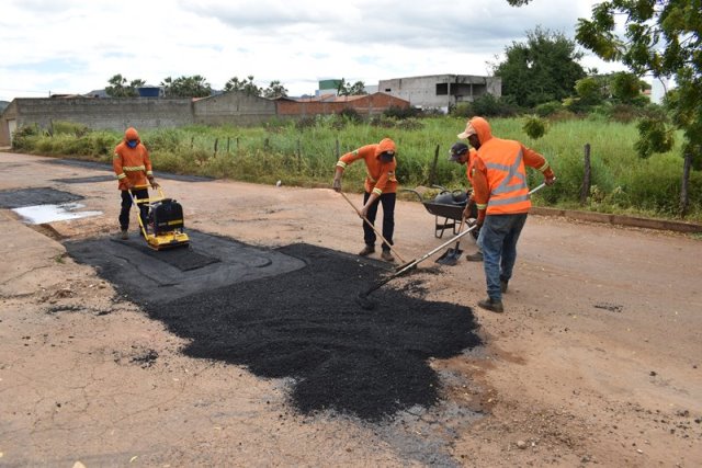 Prefeitura de Picos avança no cronograma da Operação Tapa-Buracos e recuperação asfáltica com intervenções no Bairro Ipueiras
