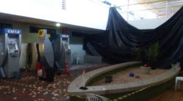 Bandidos explodem caixa eletrônico dentro da Câmara de Teresina