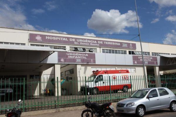 Homem encaminhado pelo hospital de Monsenhor Gil está no HUT sem identificação; hospital quer localizar a família