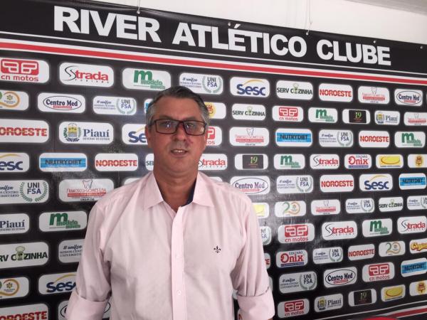 Gerente de futebol Luciano Mancha anuncia desligamento do River