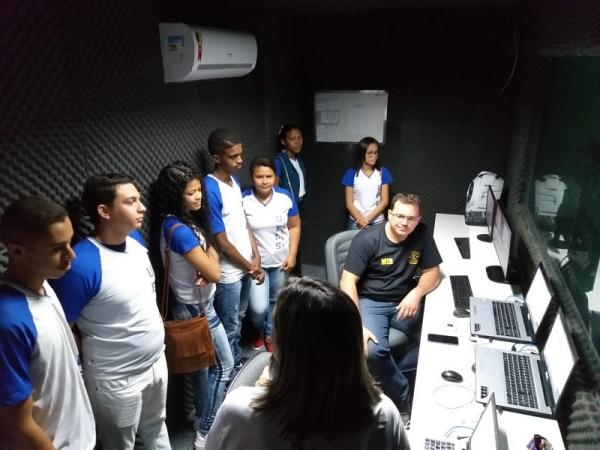Alunos da rede estadual de São Pedro do Piauí visitam o Canal Educação em Teresina