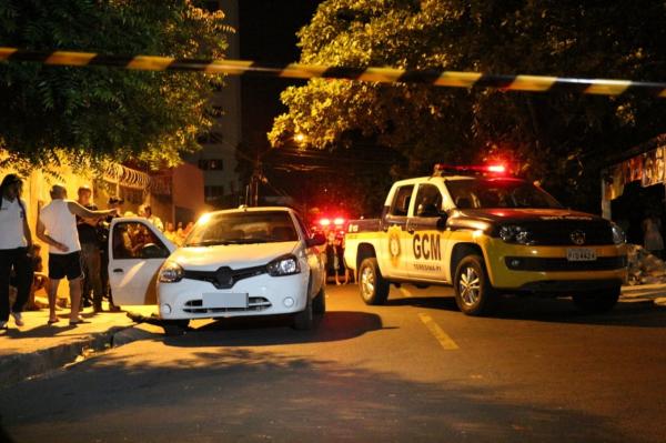 Homem é assassinado a tiros na porta da casa da mãe na zona sul de Teresina