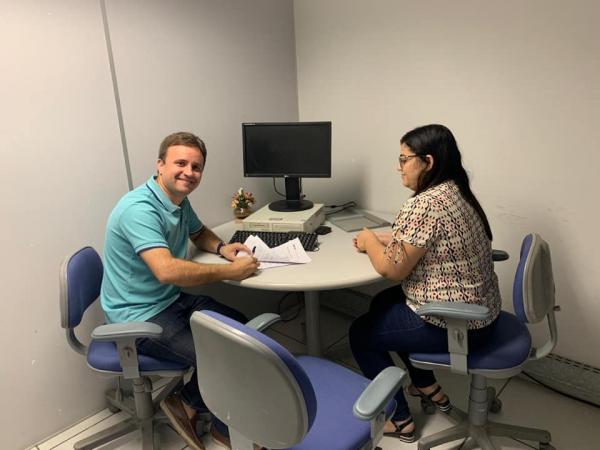 Júnior Bill assina contrato com a Caixa Econômica Federal para construção da Praça de Eventos do município 
