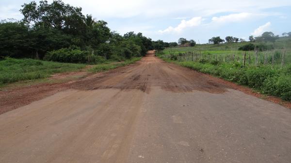 Infraestrutura | Prefeitura de São Pedro restaura estradas na zona rural