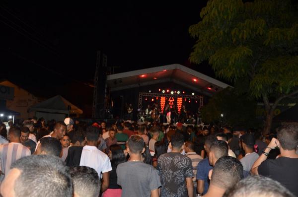 Farra da Gordinha anima foliões na 1ª noite do ‘Zé Pereira’ de São Pedro do Piauí; veja imagens