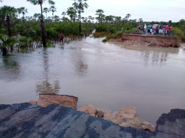 Rodovia do norte do Piauí rompe após fortes chuvas