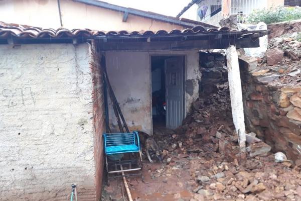 Prefeitura recupera casa no bairro São José em Picos 