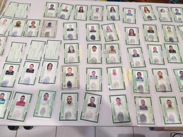 Pai e filho são presos acusados de falsificar documentos em Teresina