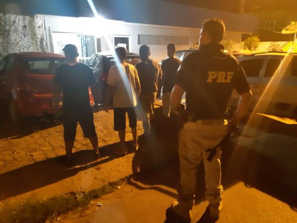 PRF prende indivíduos por porte de droga para consumo e desobediência em Picos