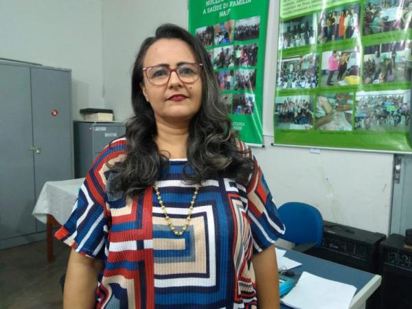 SMS entrega aparelhos de locomoção para pessoas portadoras de deficiência física 