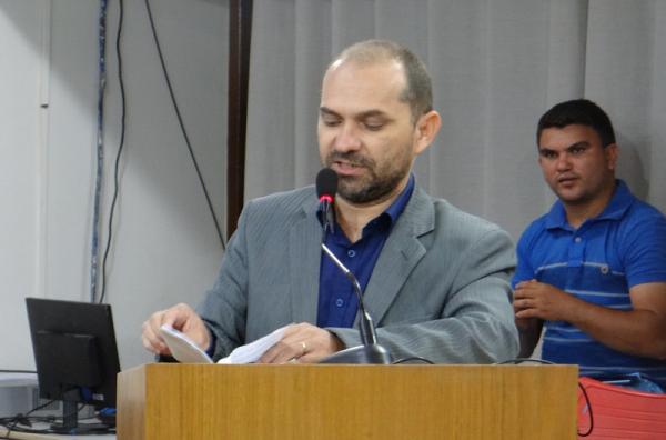 Câmara | Projeto que homenageia ex-vereador Carlos Jales e votação das contas de governo municipal exercício 2015 foram destaques.