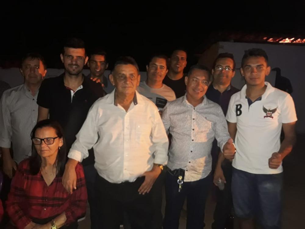Empresário Paulo Construtor participa da primeira noite dos festejos de Lagoa do Sítio