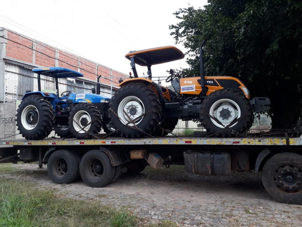 Jardim do Mulato é contemplado com dois tratores e equipamentos agrícolas