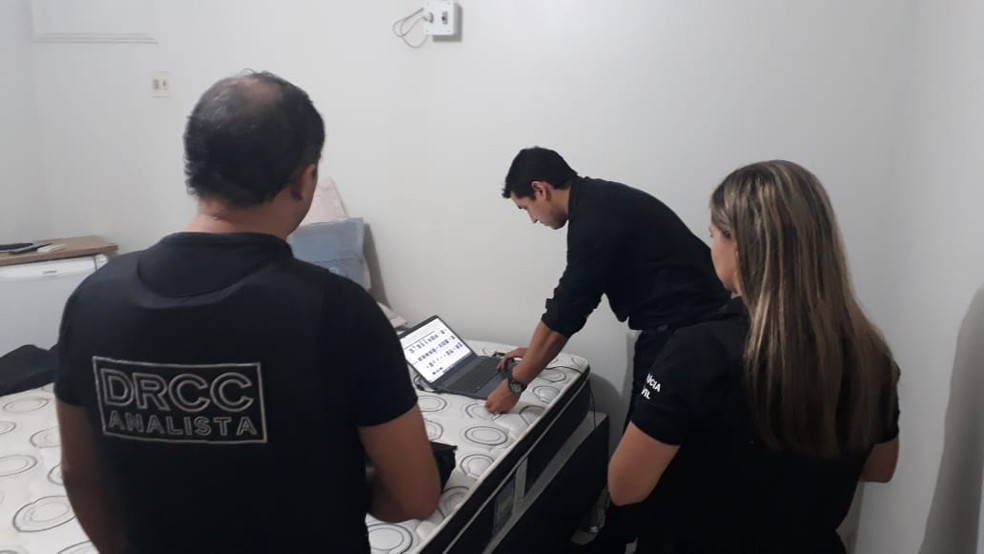 Médico é preso suspeito de armazenar pornografia infantil em computador