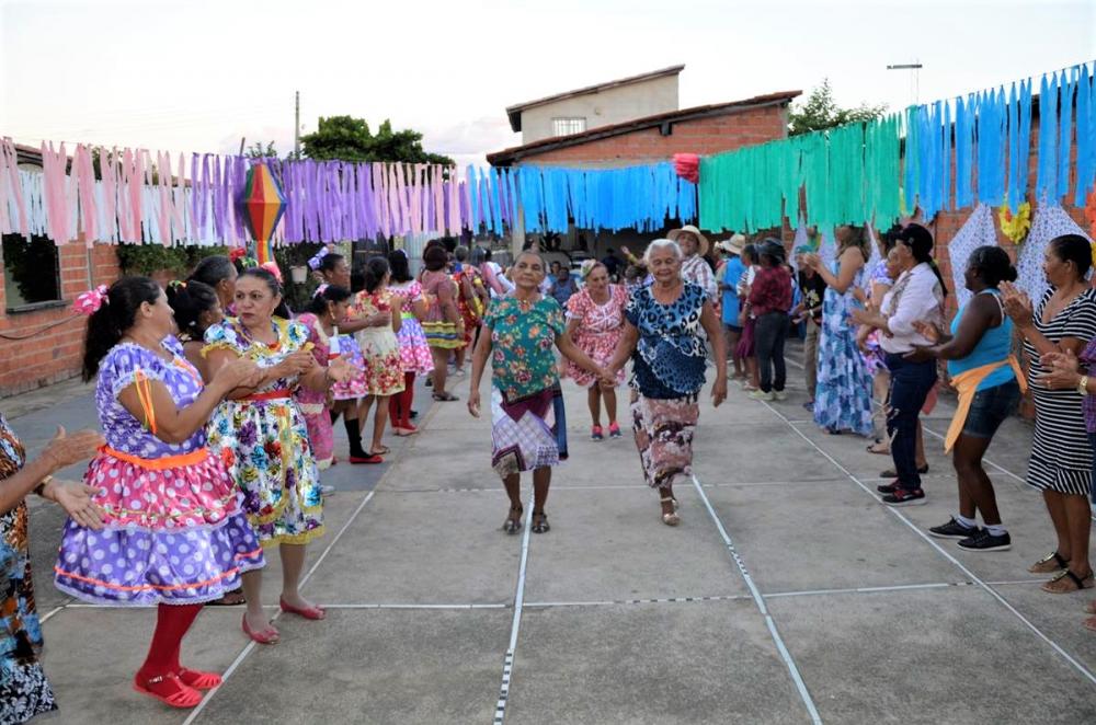 Secretaria de Assistência Social de Hugo Napoleão realiza Arraiá Junino do grupo Reviver; veja imagens