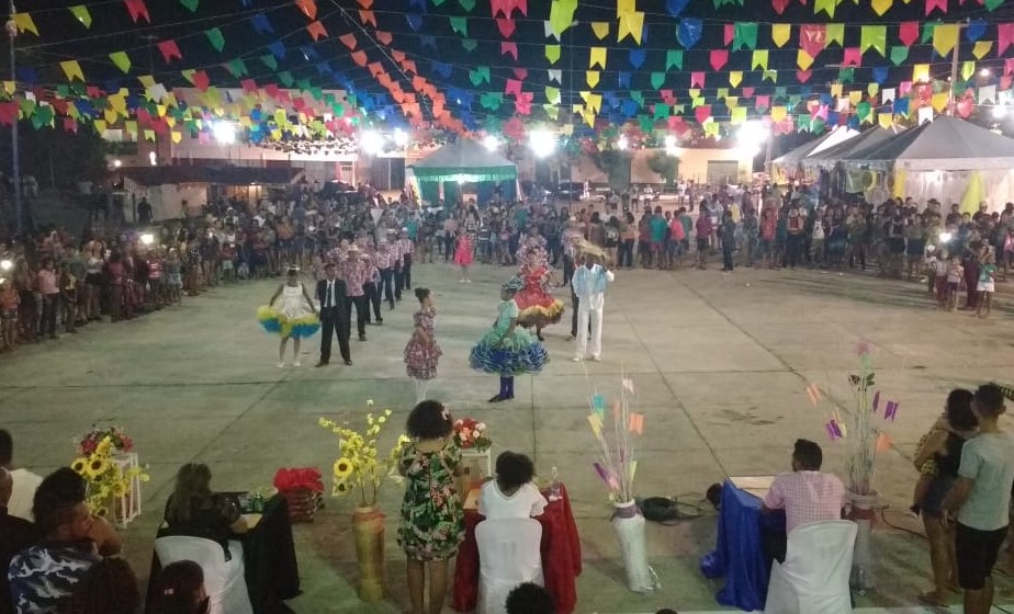 Prefeitura de Regeneração realiza festejo junino com diversas atrações; imagens