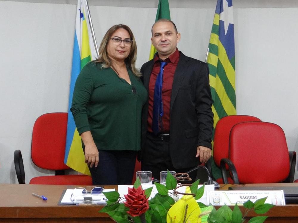 Política | Câmara empossa a suplente de vereador Neumária Cordeiro