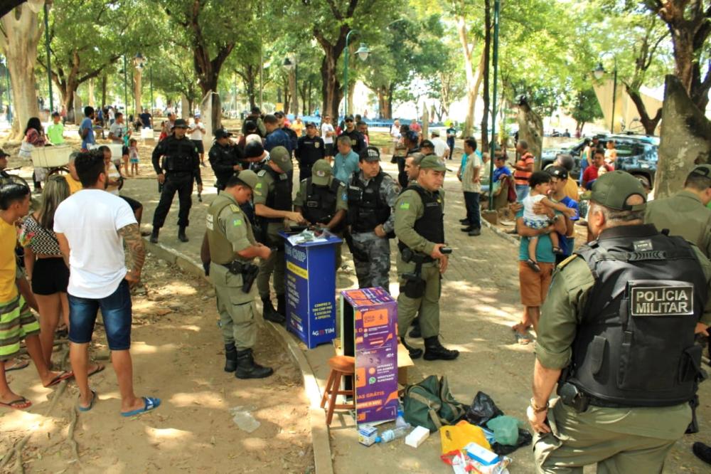 Operação Troia apreende cerca de 50 celulares em praça no Centro de Teresina