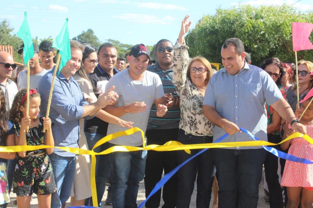 Inauguração de pavimentação encerra as festividades na localidade Pedras, zona rural do município 
