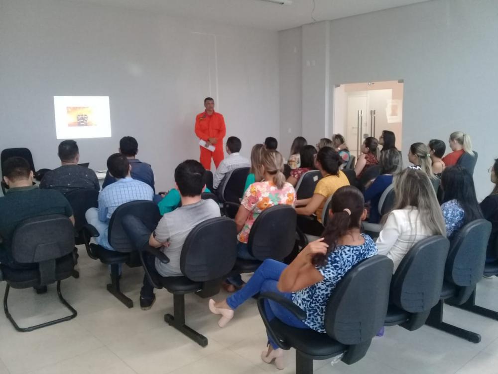 Corpo de Bombeiros de Picos ministram duas palestra sobre Incêndio Florestal