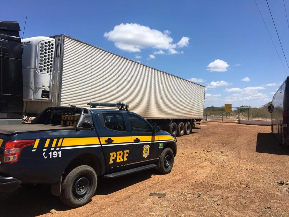 PRF recupera veículo de carga com indícios de adulteração na BR-316