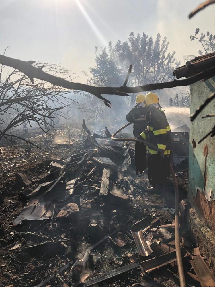 Bombeiros são acionado para conter incêndio de grande proporção em Picos 