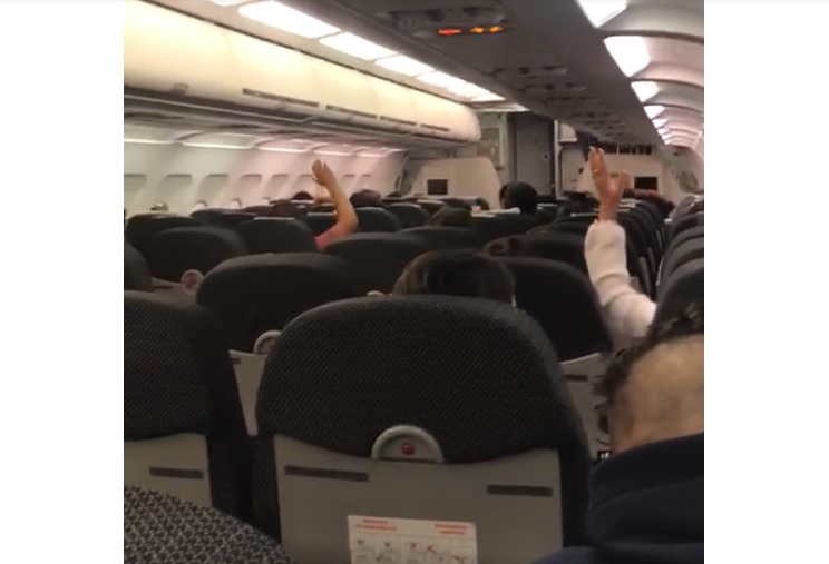 Passageiros entram em pânico e rezam após problema em voo com destino a Teresina; vídeo