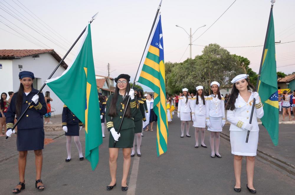 Hugo Napoleão | Tradicional desfile cívico marca comemoração dos 197 anos da Independência do Brasil; imagens