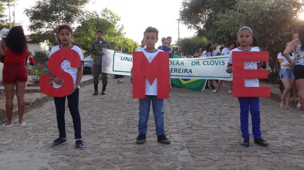 São Pedro | Escola municipal Doutor Clóvis realiza desfile cívico alusivo a independência do Brasil 
