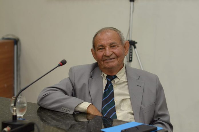 Vereador Dr.José Pinto solicita no plenário da Câmara títulos de cidadão piripiriense na sessão dessa terça (24)