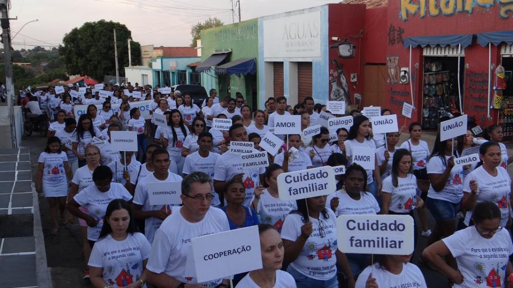 São Pedro do Piauí | Educação realiza caminhada de apelo às famílias para a participação ativa na escola