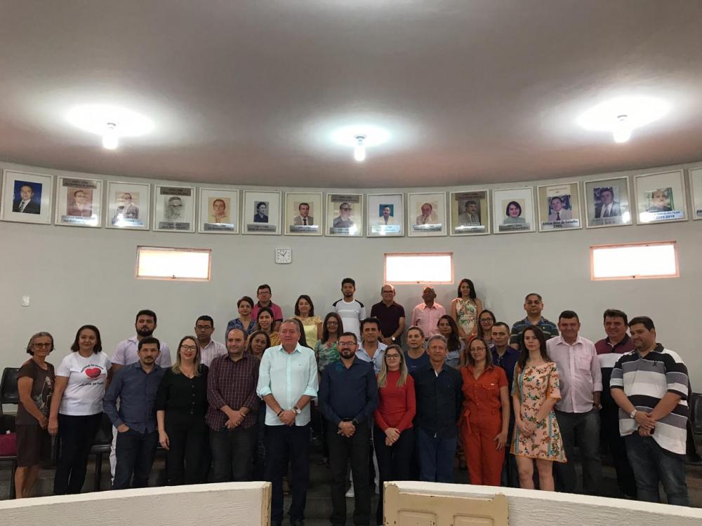 Em sessão solene são empossados novos membros do Conselho de Saúde, em Picos