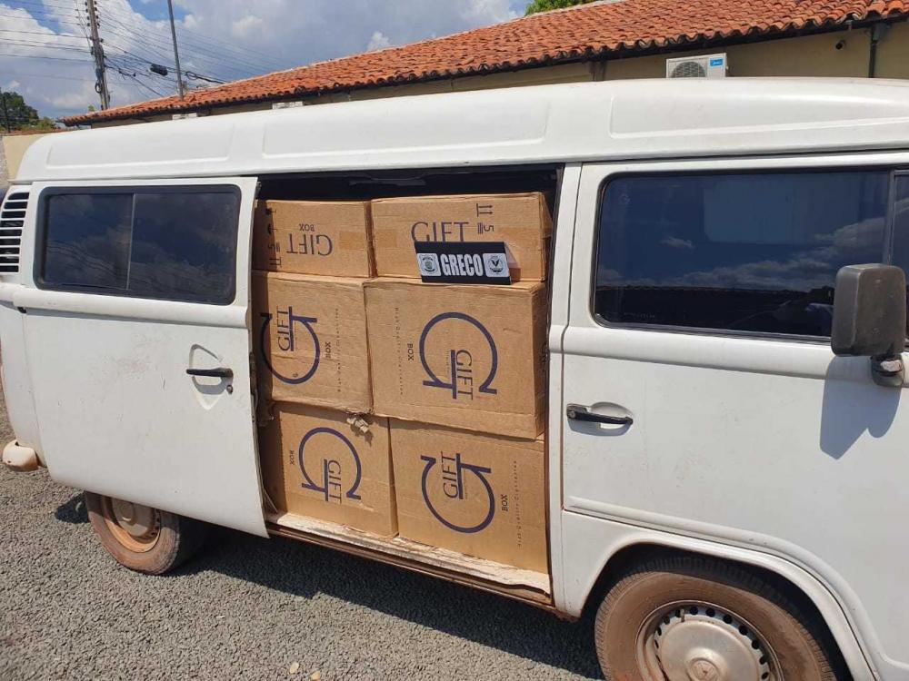 Carga de cigarros contrabandeados é apreendida e suspeito é detido em Teresina