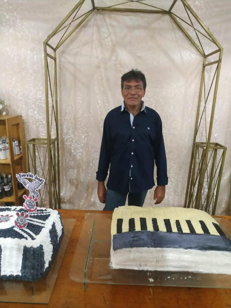Empresário Valenciano recebe amigos e familiares para comemorar aniversário