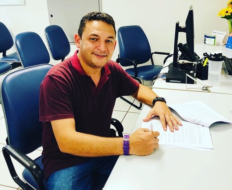 Prefeito Hélio Rodrigues anuncia construção em pavimentação asfáltica para Hugo Napoleão