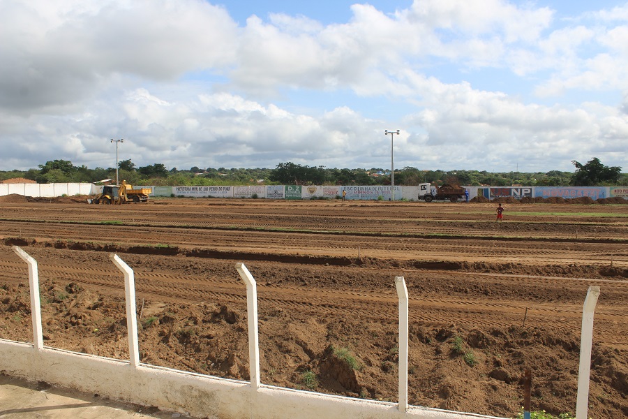 São Pedro do PI | Prefeitura inicia reforma do estádio municipal José Carlos de Lima