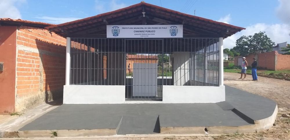 Prefeitura reforma chafariz público que atende centenas de moradores do bairro Mutirão
