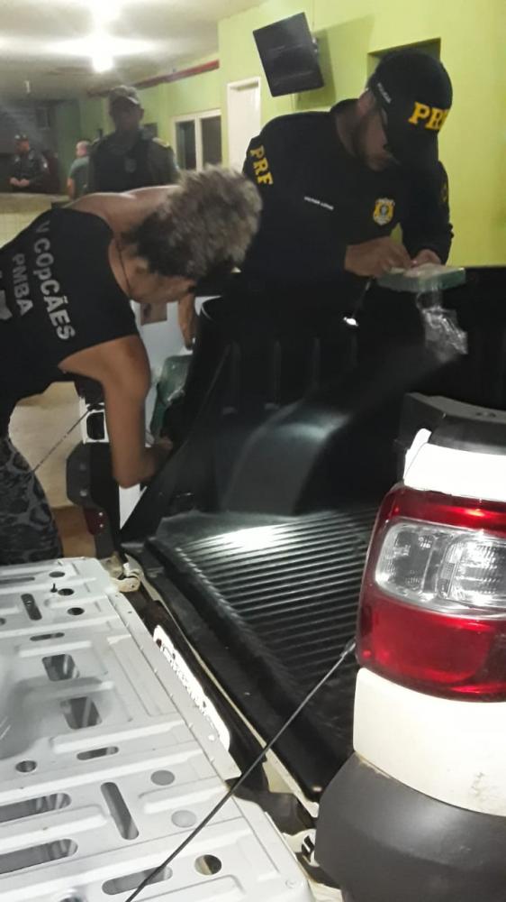 PRF e 4º BPM apreende 60kg de cocaína durante operação Vale do Guaribas